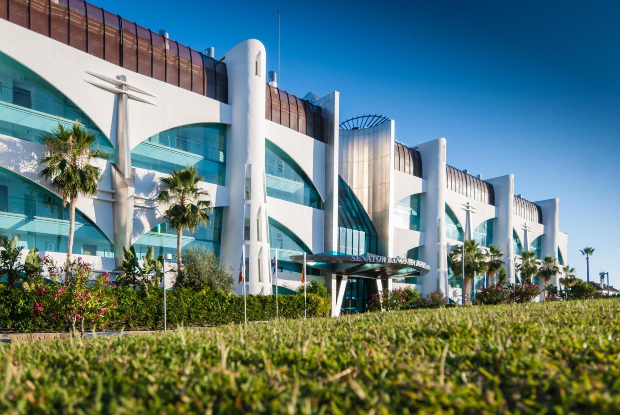 Отель Senator Banus (Adults Only) Эстепона Экстерьер фото The hotel's exterior