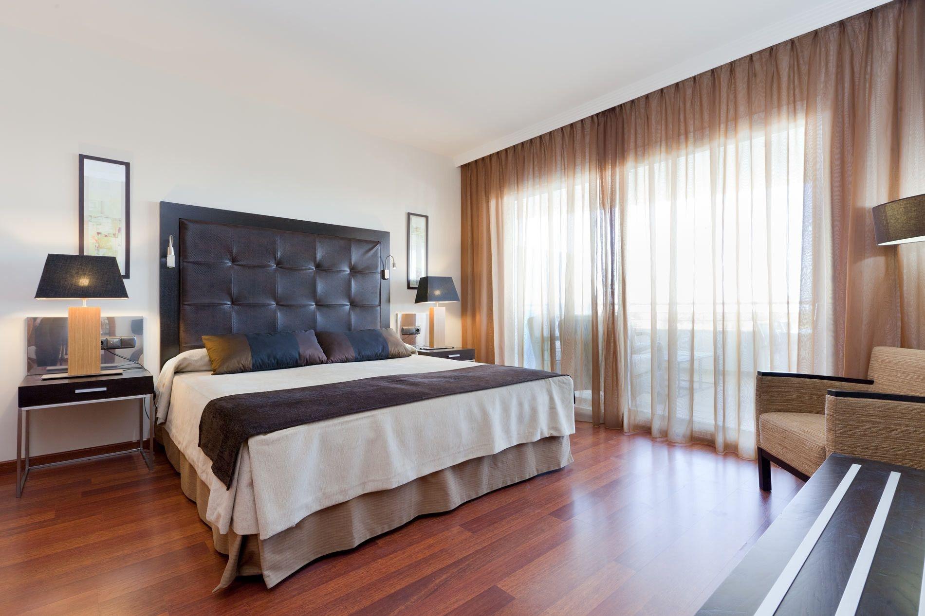 Отель Senator Banus (Adults Only) Эстепона Экстерьер фото A room at the hotel