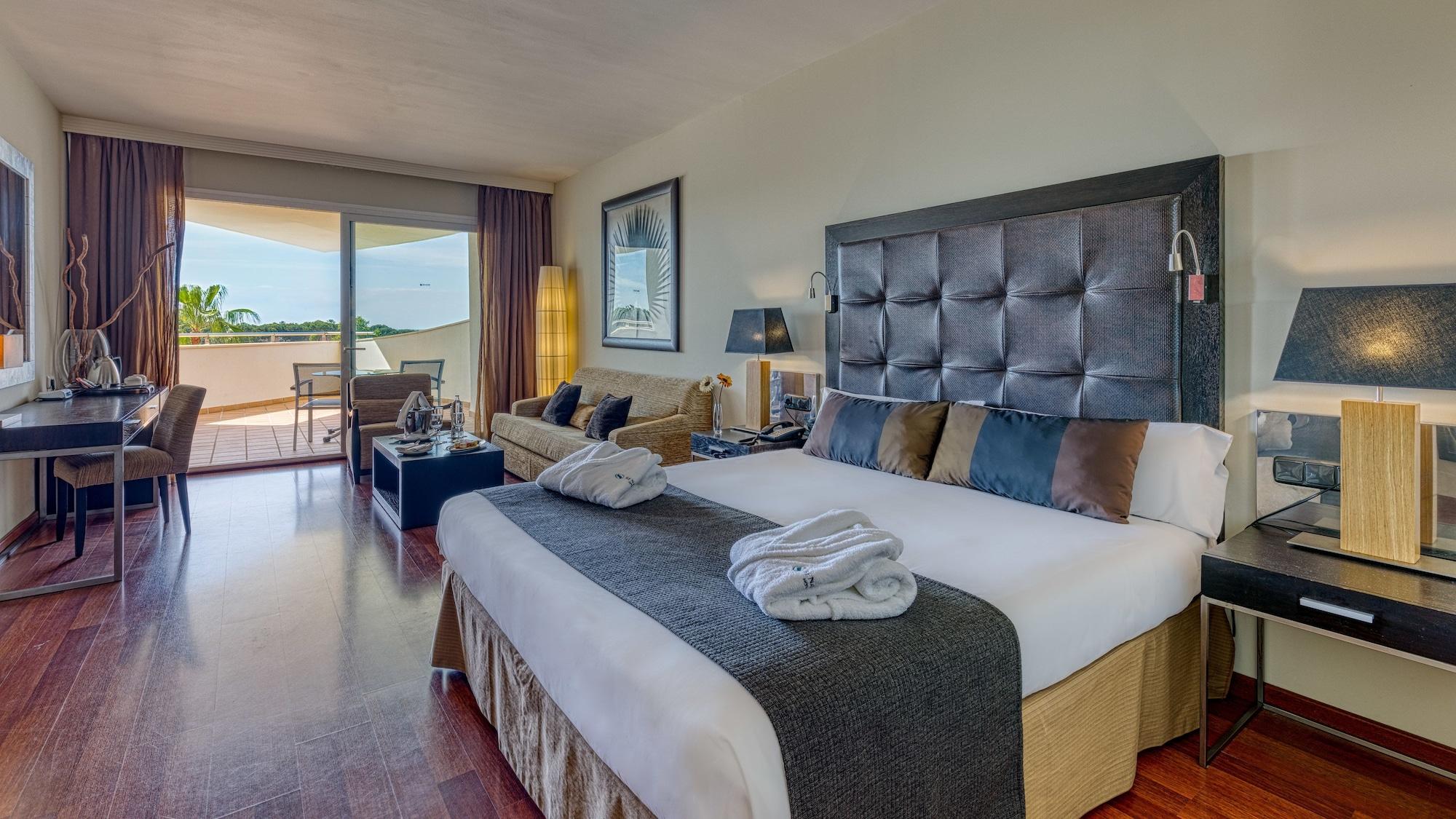 Отель Senator Banus (Adults Only) Эстепона Экстерьер фото A room at the hotel