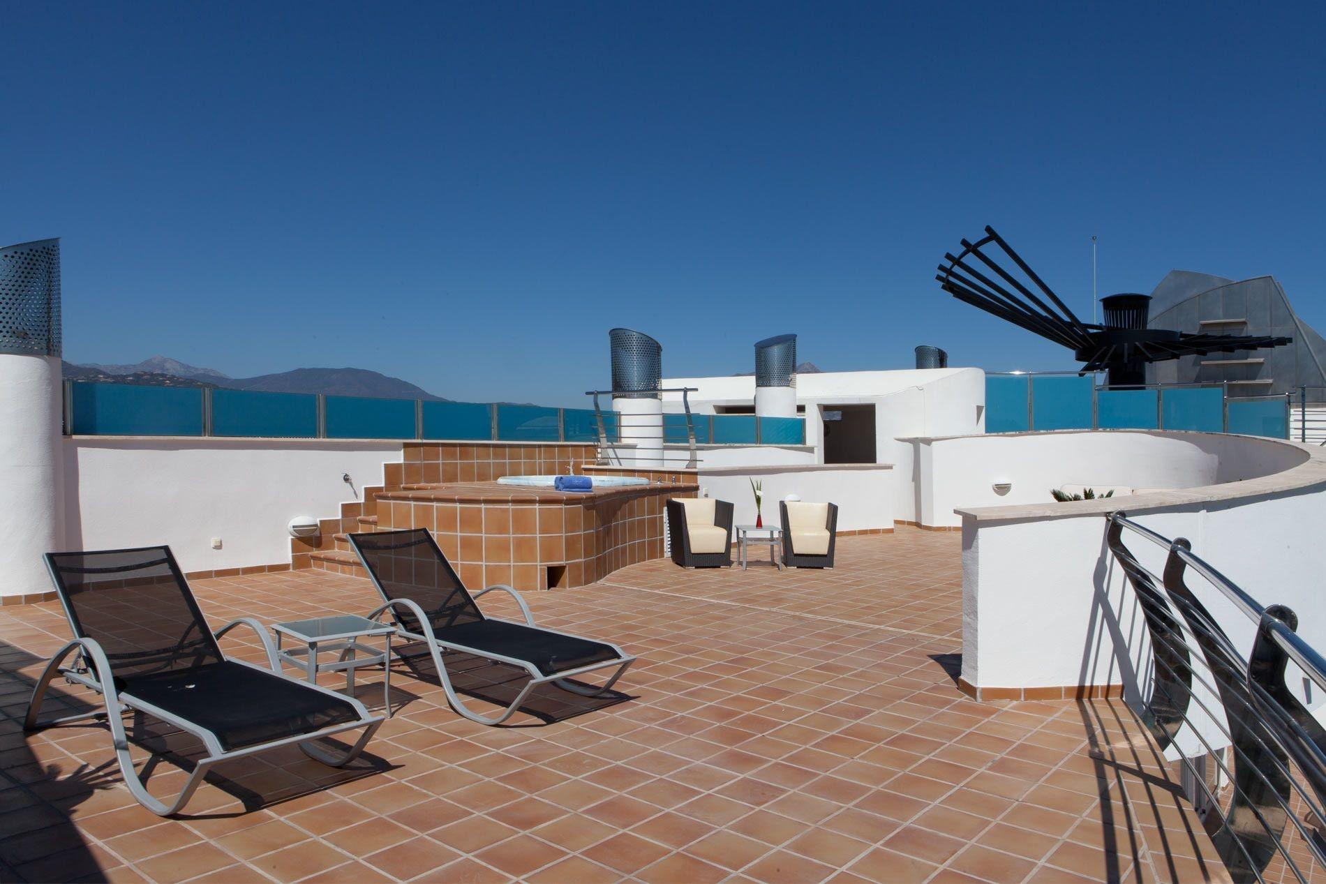 Отель Senator Banus (Adults Only) Эстепона Экстерьер фото Rooftop terrace