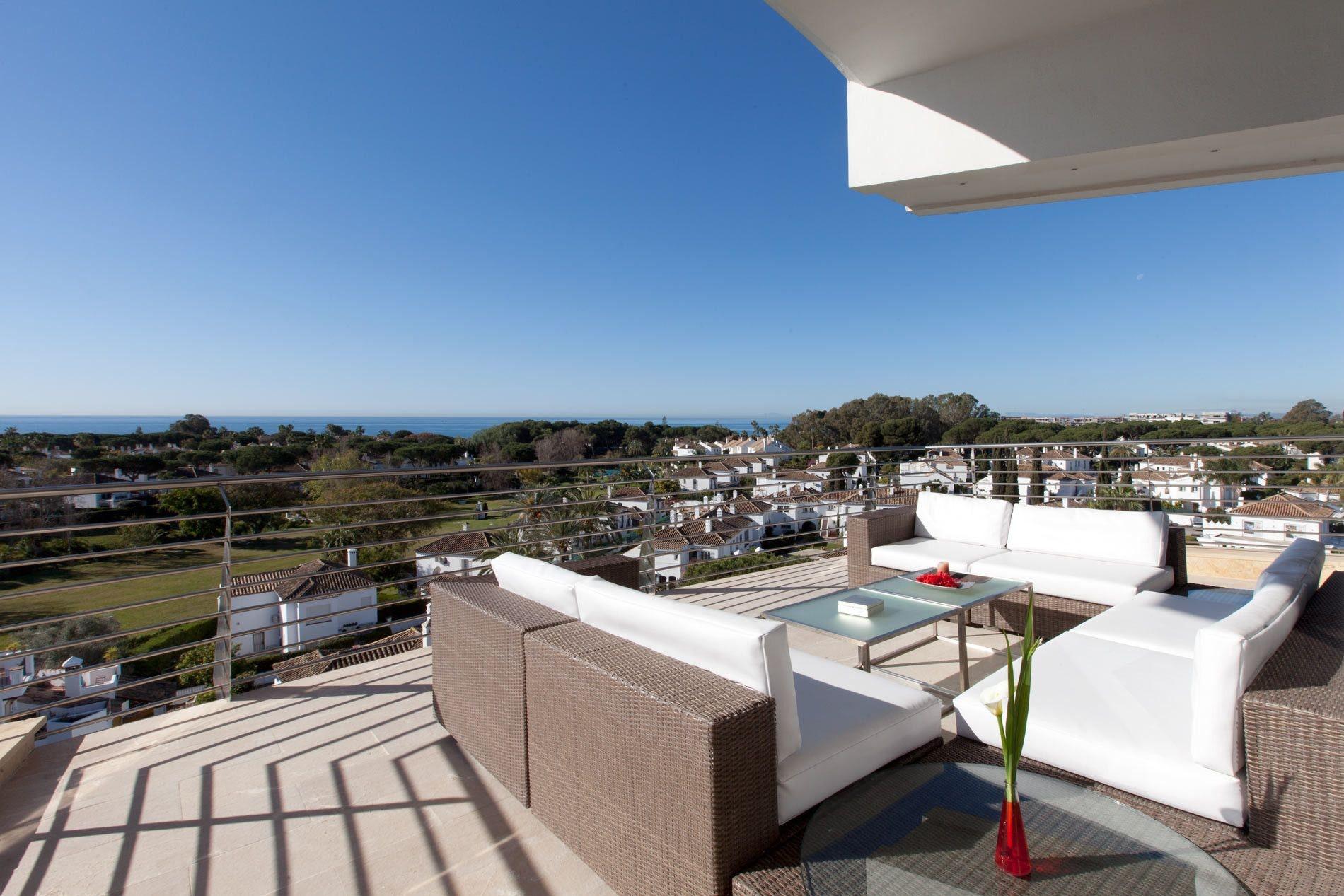 Отель Senator Banus (Adults Only) Эстепона Экстерьер фото View of the town