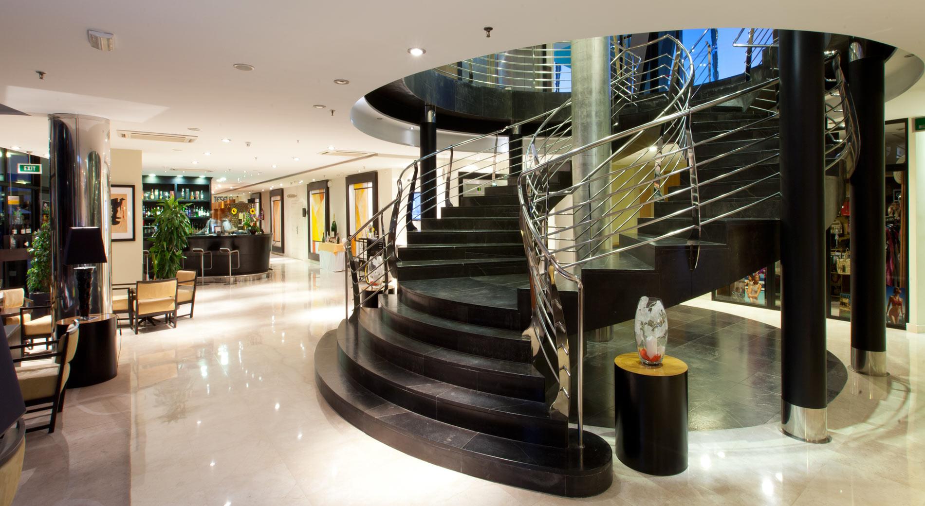 Отель Senator Banus (Adults Only) Эстепона Экстерьер фото The lobby of the hotel