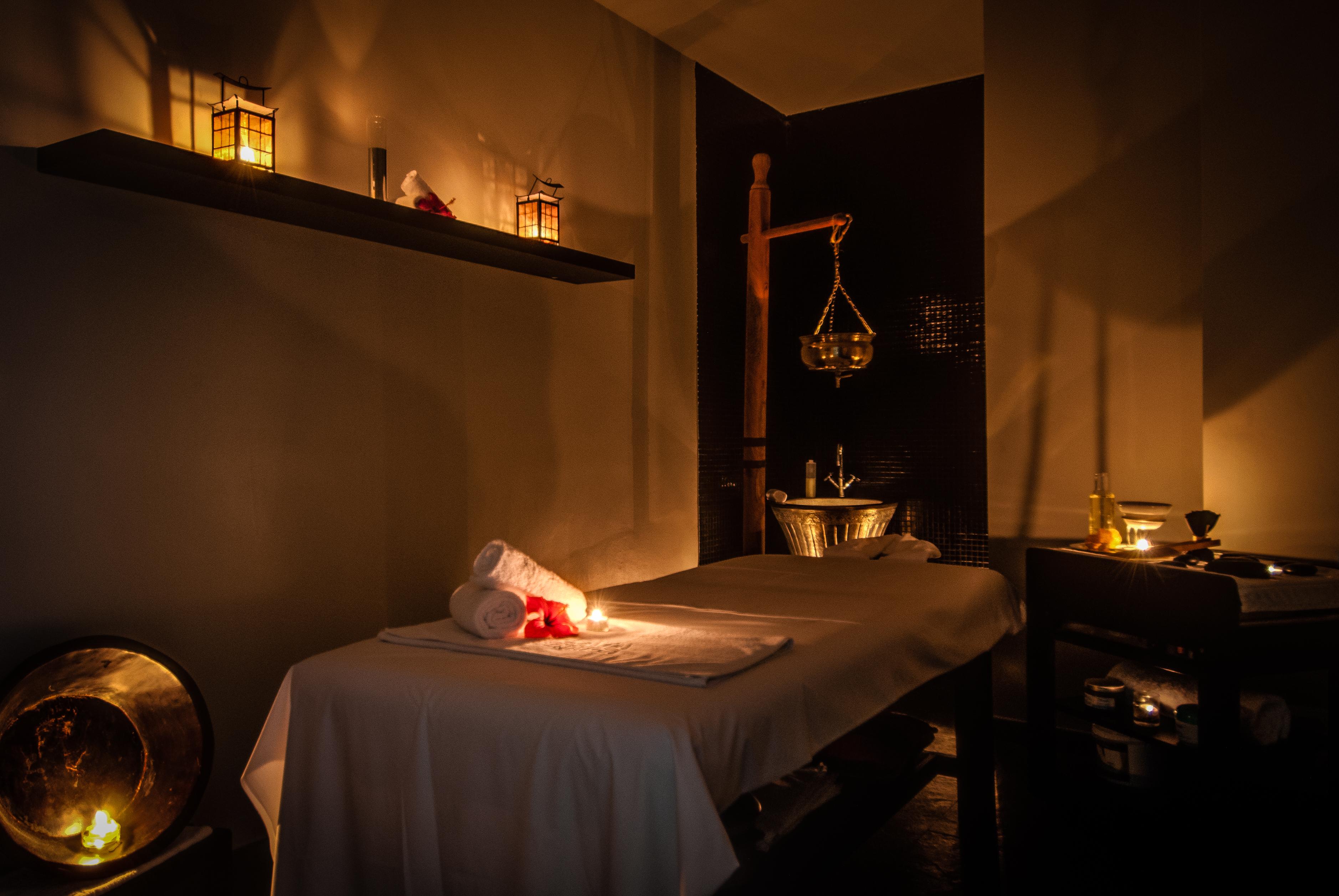 Отель Senator Banus (Adults Only) Эстепона Экстерьер фото Ayurvedic treatment room