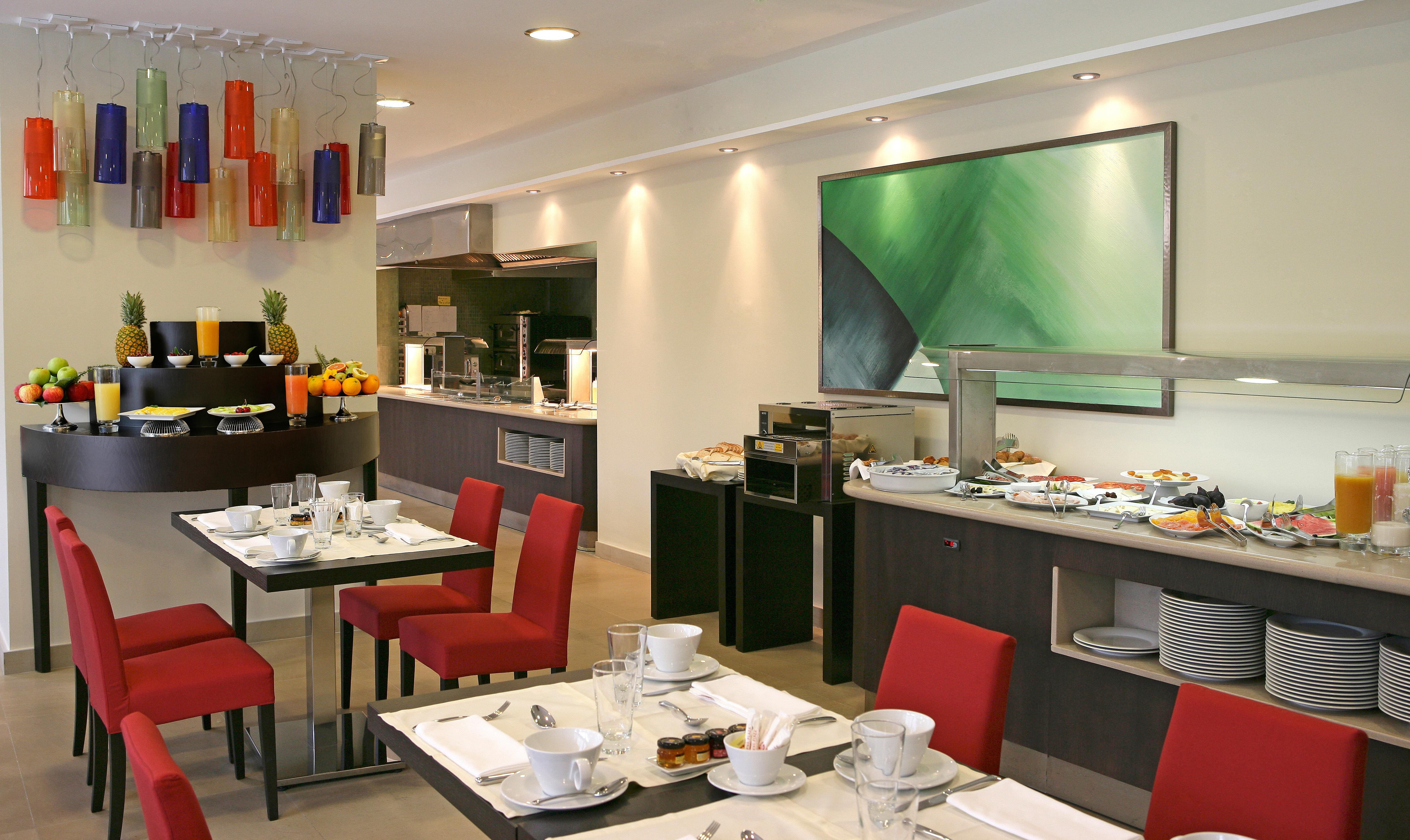 Отель Senator Banus (Adults Only) Эстепона Экстерьер фото The lounge at the airport
