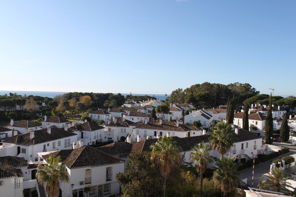 Отель Senator Banus (Adults Only) Эстепона Экстерьер фото View of the town